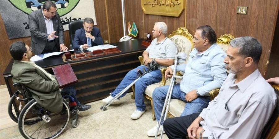 محافظ المنوفية يلتقي عددًا من أصحاب الإنجازات والبطولات الرياضية من ذوي الهمم