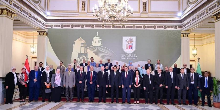 الأمانة العامة ومركز ضمان الجودة بجامعة القاهرة يحصلان على شهادات الأيزو الدولية