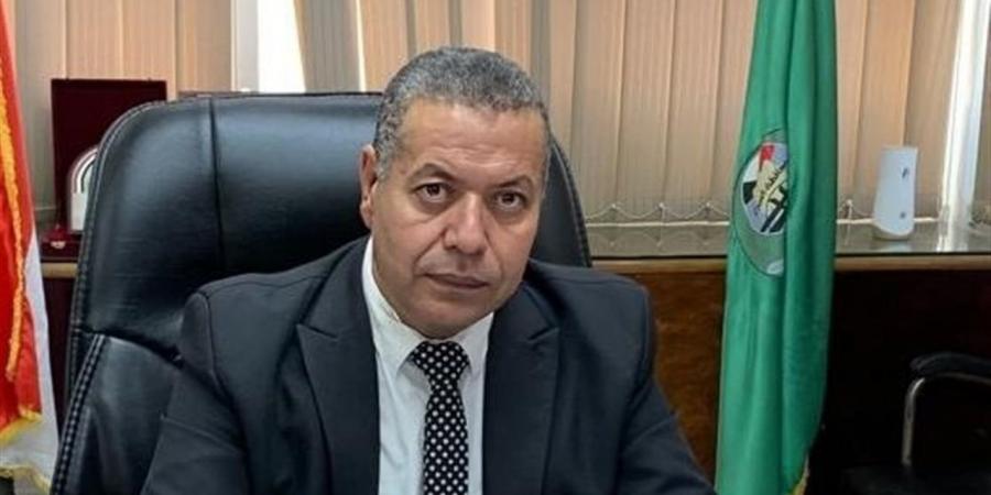 ضبط ثاني أكسيد التيتانيوم المحظور دوليًا داخل محل عطارة بالفيوم