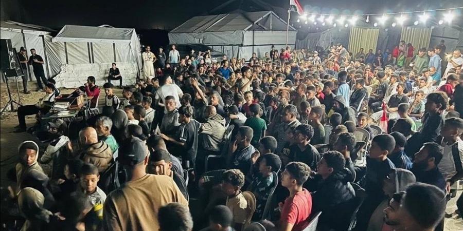 أهل غزة يتحدون الظروف ويشجعون مصر في كأس العالم (قيديو)