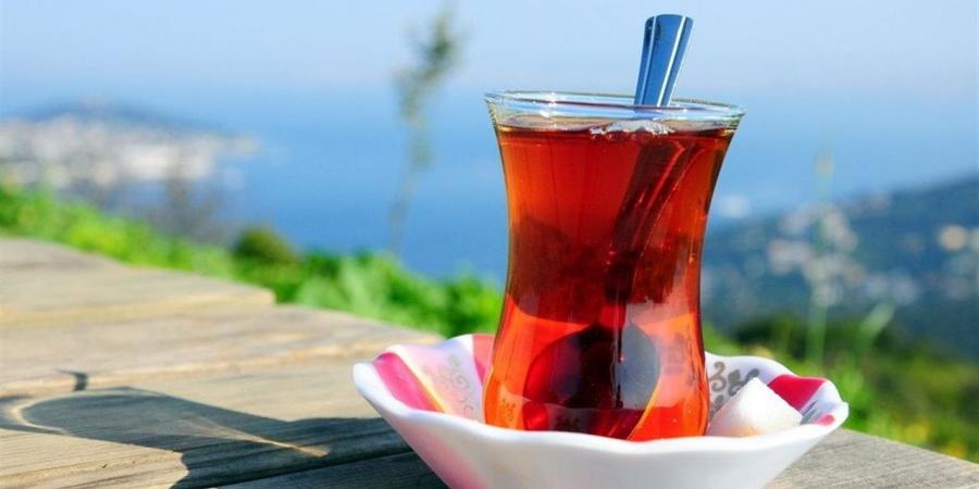 "مادة الثيانين".. دراسة جديدة تكشف السر الخفي وراء تأثير الشاي على الدماغ