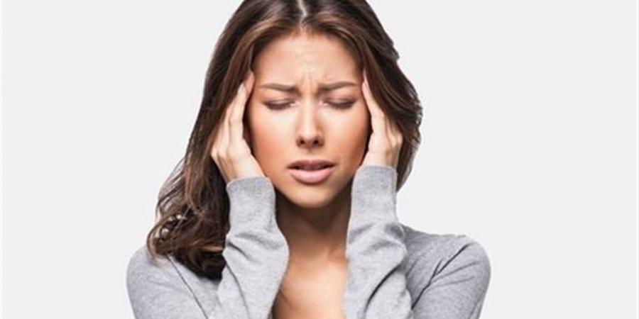 قد تشير لمشكلات خطيرة.. آلام الرأس الحادة إشارات لا يجب تجاهلها من الجسم