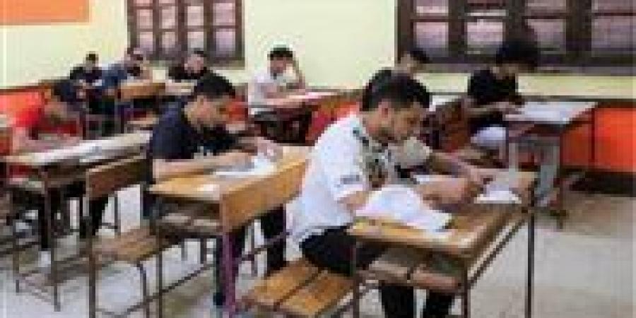 إنطلاق امتحانات الثانوية العامة 2026 بمشاركة 921 ألف طالب داخل 2032 لجنة اليوم