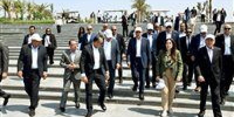 رئيس الوزراء يتفقد معدلات الإنجاز بمشروع "حدائق تلال الفسطاط"